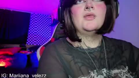mariiana_velezz online show from July 14, 2:33 pm