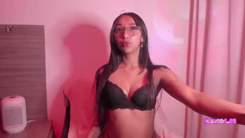 Luna Dulk online show from February 13, 9:09 am