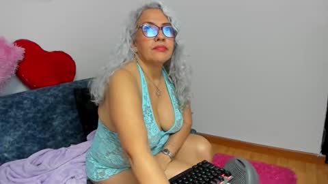 marilyn70 online show from November 25, 11:49 pm