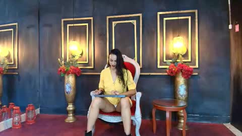 MARIYLN BLAKE  online show from November 18, 1:01 pm