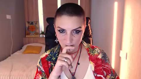 maromiassecret online show from July 28, 10:35 am