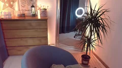 Snapshot of marrygrayes chatting on March 11, 9:26 pm Maria online broadcast from Tuesday to Suturday from 6 pm to 12 pm Germany time Sunday-Monday offline online show from March 11, 9:26 pm