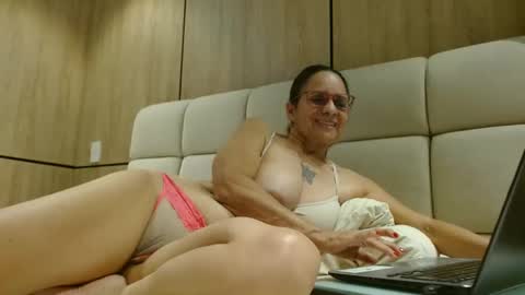 martha online show from December 4, 1:14 am