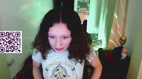 Snapshot of martina_adams chatting on January 11, 2:30 am mari online show from January 11, 2:30 am