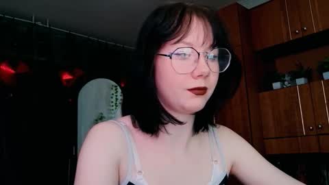 Nancy online show from February 25, 2:04 pm