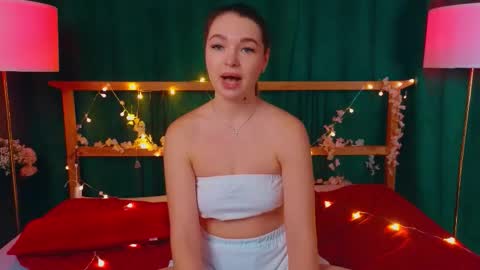 Mary3 online show from December 3, 7:44 am