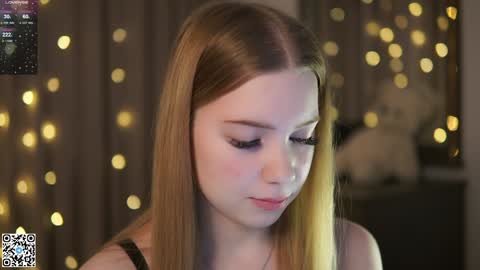 Snapshot of mary_hope_u chatting on December 17, 6:24 am Mary online show from December 17, 6:24 am