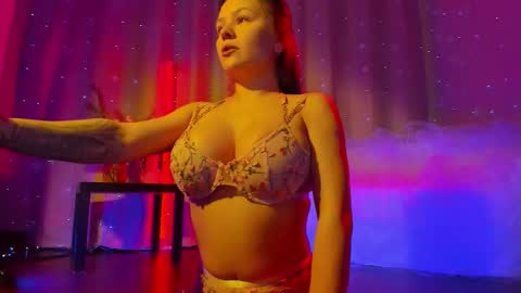 Julia online show from February 23, 12:22 am