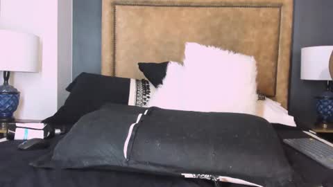   online show from February 18, 8:37 pm