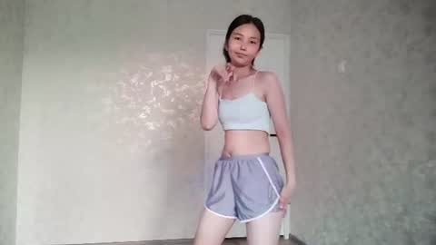 Lily online show from July 28, 2:13 pm
