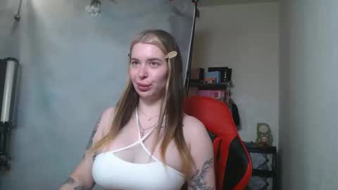 maryh0tlove online show from May 21, 10:24 am