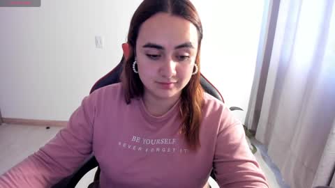 Dulce Maria online show from April 16, 9:25 pm