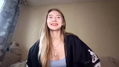 Snapshot of marylynreifsnider chatting on October 7, 6:18 am Hi My name is Elina Im 18 years old. online show from October 7, 6:18 am