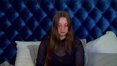 MaryMarmont online show from July 19, 4:48 am