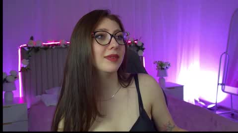 Mary Miller online show from December 3, 12:40 pm