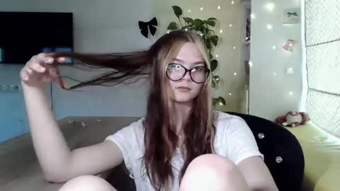 Nessa online show from June 19, 1:36 pm