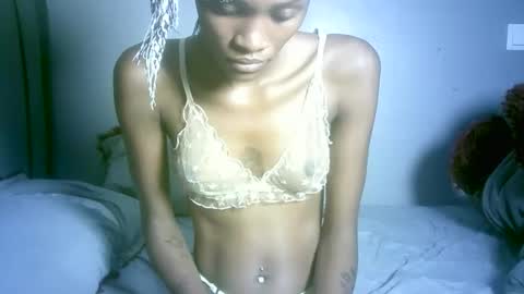 maskgang001 online show from May 17, 4:55 am