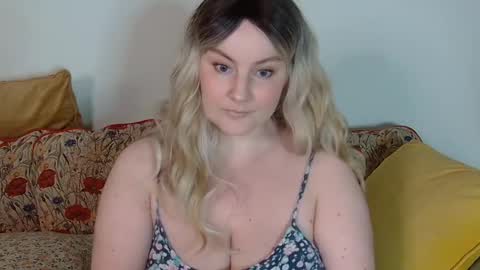 mathilde_solveig online show from January 25, 3:25 pm