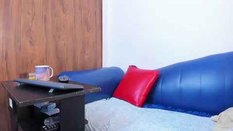 Lucy online show from April 17, 4:36 am