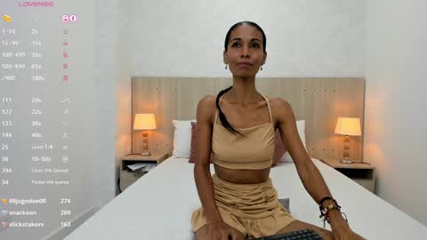 Snapshot of mature_vayolet chatting on January 5, 7:17 pm Vayolet Castro online show from January 5, 7:17 pm