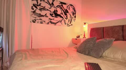 Max online show from November 30, 2:27 am