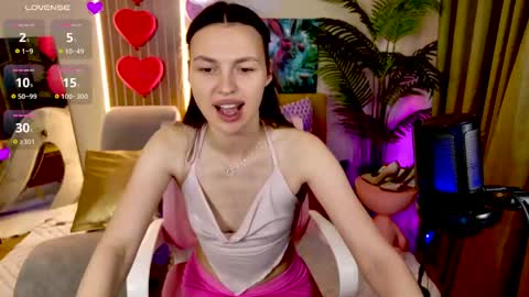 MaxinCarroll online show from May 13, 4:35 pm
