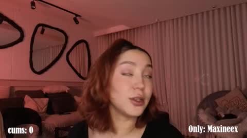 Maxine online show from March 19, 11:42 pm