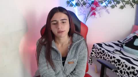 Snapshot of maxinesex_ chatting on September 18, 5:00 pm maxinesex_ online show from September 18, 5:00 pm