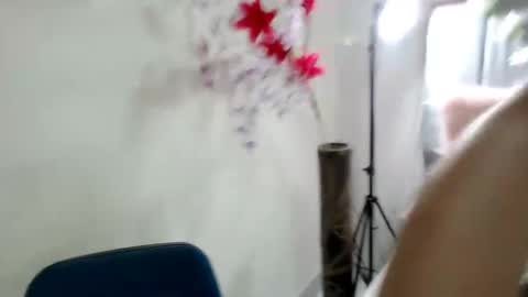 Snapshot of maxinesex_ chatting on March 5, 1:28 pm maxinesex_ online show from March 5, 1:28 pm