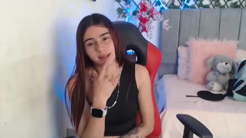 Snapshot of maxinesex_ chatting on October 1, 1:38 pm maxinesex_ online show from October 1, 1:38 pm