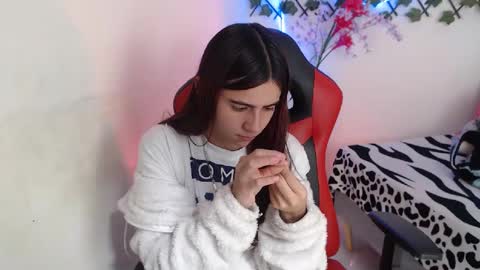 Snapshot of maxinesex_ chatting on September 17, 4:27 pm maxinesex_ online show from September 17, 4:27 pm