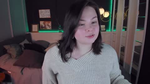 Woman online show from February 3, 2:02 pm