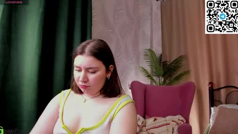 Maya online show from April 22, 2:52 am