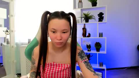 Maya online show from March 13, 8:15 am