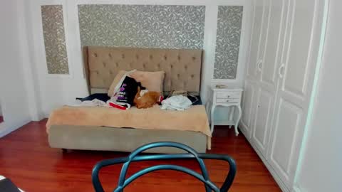 Maya online show from September 24, 4:00 am