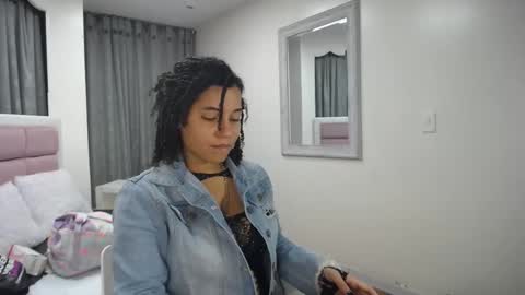 Maya online show from February 4, 12:40 am