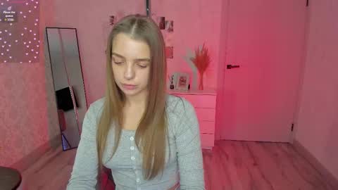 Snapshot of mayabach69 chatting on October 2, 7:19 pm Maya online show from October 2, 7:19 pm
