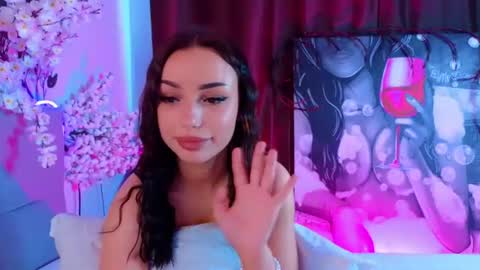 Maya  online show from July 25, 8:43 am