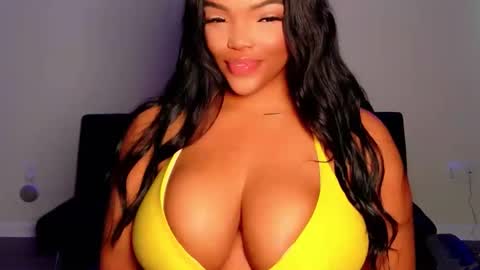 MayBabi online show from June 9, 7:02 pm