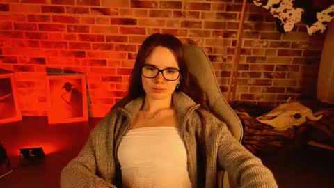 maybloom_ online show from March 2, 2:24 pm