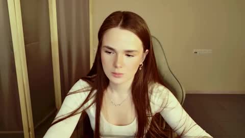 maybloom_ online show from March 13, 2:51 pm