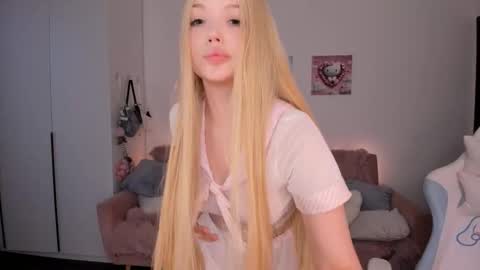 Snapshot of mayya_cuute chatting on September 29, 5:12 am  Mila  online show from September 29, 5:12 am