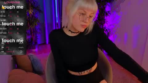 Roze online show from May 3, 1:53 am
