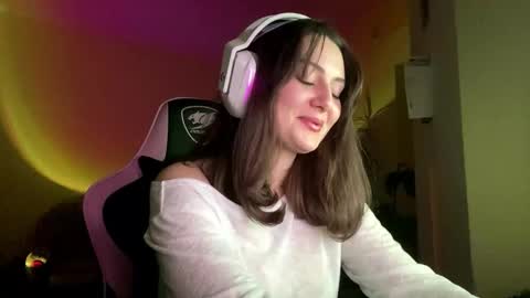 Ashley online show from February 9, 5:26 pm