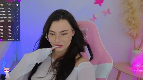 Dina online show from July 9, 9:28 pm