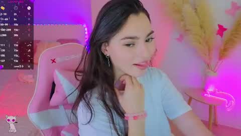 Dina online show from July 25, 8:38 pm
