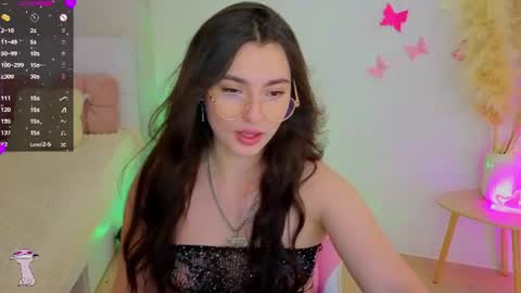 Dina online show from July 8, 9:17 pm