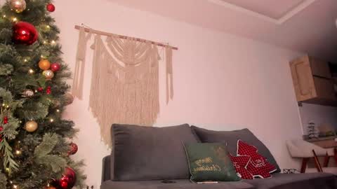 megan online show from December 8, 2:18 am