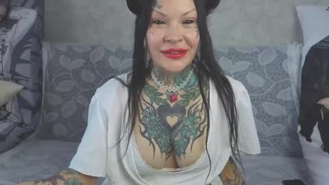 Helena Tuman online show from May 31, 10:32 am