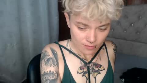 Megan and sophi online show from July 12, 6:03 am